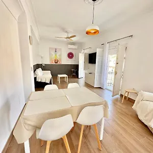 https://casa-del-mar-torre-del-mar.1costadelsol.com